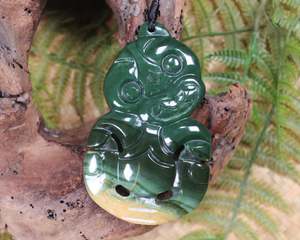 NZ Greenstone XLarge Hei Tiki Pendant (AT281) Kawakawa Pounamu