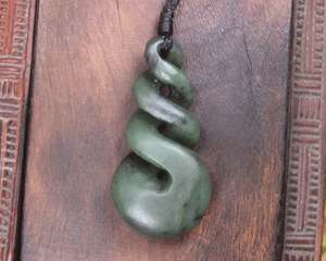 NZ Greenstone Medium Twist Pendant (BN878) Rimu Pounamu