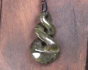 NZ Greenstone Small Twist Pendant (BN660) Rimu Pounamu