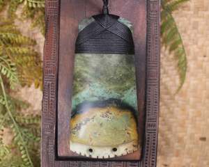 Gemstone Necklace: NZ Serpentine XLarge Toki Pendant (BM541)
