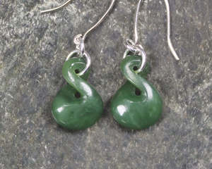 Earrings: NZ Greenstone Twist Earrings (BN229) Hapopo Pounamu