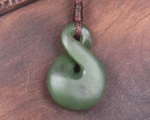 NZ Greenstone Small Twist Pendant (BK593) Hapopo Pounamu