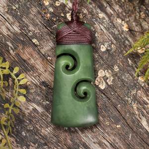 NZ Greenstone Medium Toki with Koru Pendant (BN207) Hapopo Pounamu