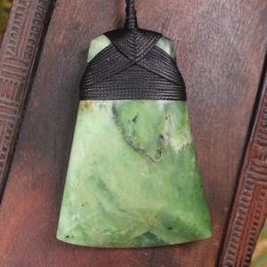 NZ Greenstone Medium Toki Pendant (BN366) Hapopo Pounamu