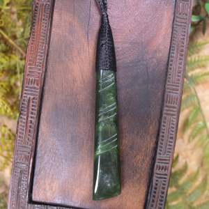 NZ Greenstone Large Toki Pendant (BN958) Kawakawa Pounamu