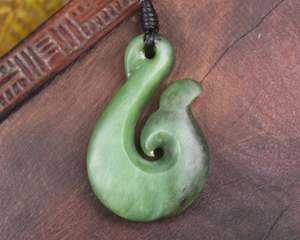 Pounamu Hei Matau Whale Tails: NZ Greenstone Small Whale Tail Pendant (BK533) Hapopo Pounamu