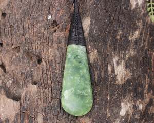 NZ Greenstone Medium Roimata Pendant (BM046) Hapopo Pounamu