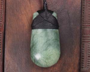 NZ Greenstone Small Roimata Pendant (BM870) Inanga Pounamu