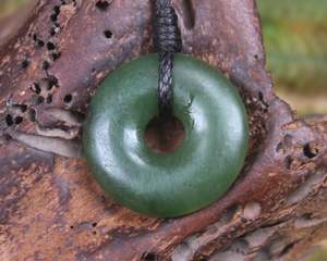 NZ Greenstone Small Porowhita Pendant (BH509) Kawakawa Pounamu