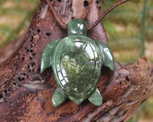 NZ Greenstone Small Turtle Pendant (BE746) Hapopo Pounamu
