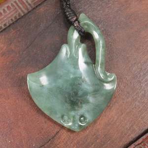 NZ Greenstone Small Inanga Stingray or Whai Pendant (BP234) Inanga Pounamu