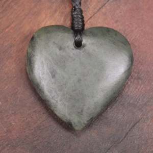 NZ Greenstone Small Heart Pendant (BN852) Rimu Pounamu
