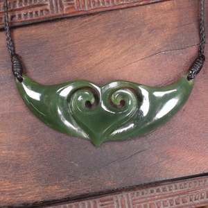NZ Greenstone Medium Kōuma Breastplate with Heart Pendant (BN949) Kawakawa Pounamu