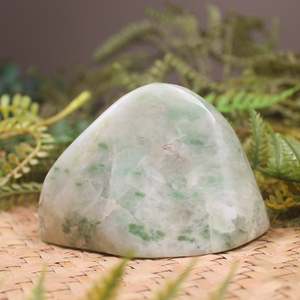 Pounamu Sculptures Touchstones: NZ Grossular Garnet Freeform Touchstone Sculpture (BP188)