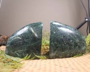 Pounamu Sculptures Touchstones: NZ Serpentine Freeform Book End Sculptures (BP180)