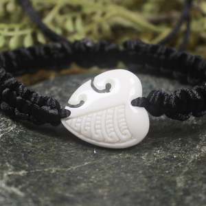Bone Adjustable Cord Heart Bracelet (BN516)