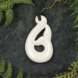 NZ Bone Medium Whale Tail Pendant (BN205)
