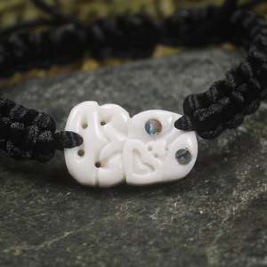 Bone Adjustable Cord Tiki Bracelet (BN370)