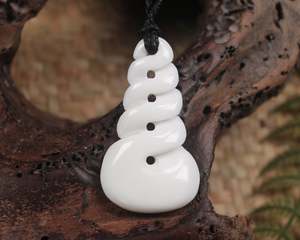 NZ Bone Medium Twist Pendant (AZ273)