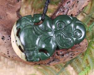 NZ Greenstone XLarge Hei Tiki Pendant (AT711) Kawakawa Pounamu