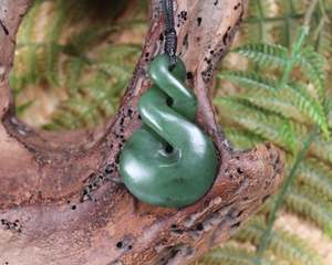 NZ Greenstone Medium Twist Pendant (AE871) Hapopo Pounamu