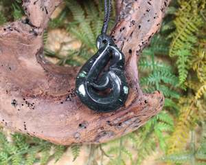 Gemstone Necklace: NZ Serpentine Medium Whale Tail Pendant (AB842)