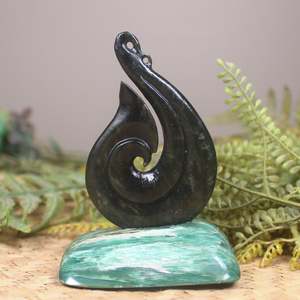 Pounamu Sculptures Touchstones: NZ Greenstone Matau Sculpture (BT263) Rimu Pounamu