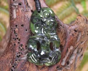 NZ Serpentine Small Hei Tiki Pendant (BC644) Douglas Creek Pounamu