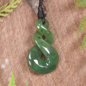 NZ Greenstone Small Twist Pendant (BW044) Hapopo Pounamu
