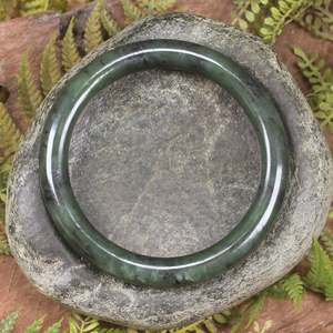 NZ Greenstone Bangle 68mm (BT059) Rimu Pounamu