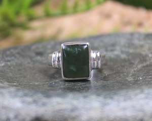 NZ Greenstone Sterling Silver S8 (AX249) Kawakawa Pounamu