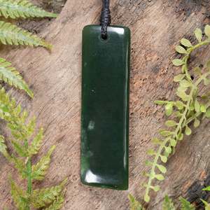 NZ Greenstone Medium Freeform Toki Pendant (BT790) Kawakawa Pounamu