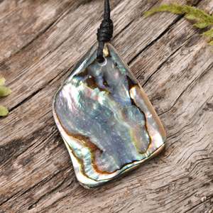 Pāua Shell Small Freeform Pendant (BT806)