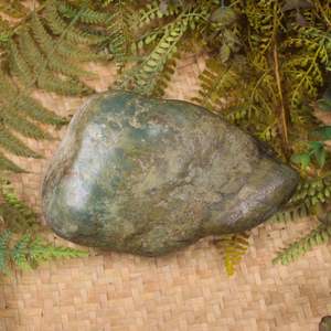 NZ Greenstone Medium Freeform Touchstone Sculpture (CA832) Flower Jade Pounamu