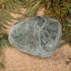 NZ Greenstone Medium Freeform Touchstone Sculpture (CA834) Kawakawa Pounamu