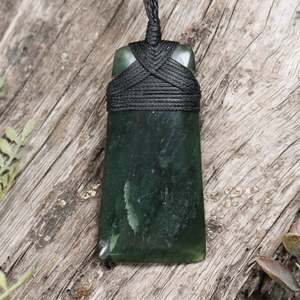 NZ Greenstone Medium Toki Pendant (BT970) Tangiwai Pounamu