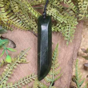 NZ Greenstone Large Toki Pendant (CB118) Kawakawa Pounamu