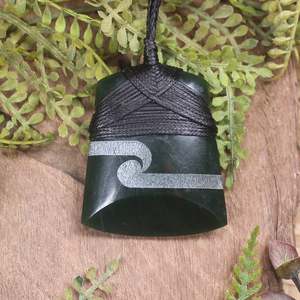 NZ Greenstone Small Toki Pendant (CB392) Kawakawa Pounamu