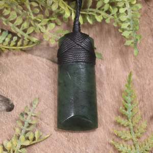 NZ Greenstone Small Toki Pendant (CA649) Rimu Pounamu