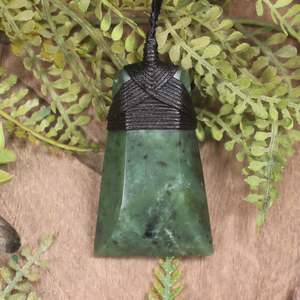 NZ Greenstone Small Toki Pendant (CB400) Hapopo Pounamu