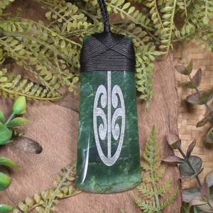 NZ Greenstone Large Toki Pendant (CA044) Kawakawa Pounamu
