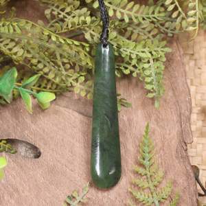 NZ Greenstone Medium Roimata Pendant (CB068) Hapopo Pounamu