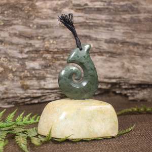 NZ Greenstone Matau Sculpture (BT978) Rimu Pounamu