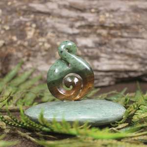 NZ Greenstone Koru Twist Sculpture (BT983) Flower Jade Pounamu