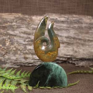 Pounamu Sculptures Touchstones: NZ Greenstone Matau Sculpture (CB545) Totoweka Pounamu
