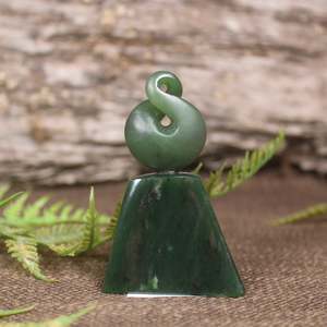 NZ Greenstone Twist Sculpture (BT981) Hapopo Pounamu
