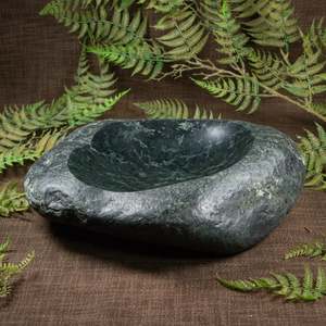 NZ Serpentine Bowl (CB246)