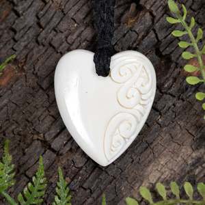 NZ Bone Small Heart Pendant (CA788)