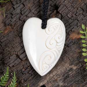 Bone Carvings Nz: NZ Bone Medium Heart Pendant (CA791)