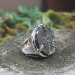 NZ Greenstone Sterling Silver Ring S11 (BW835) Kawakawa Pounamu